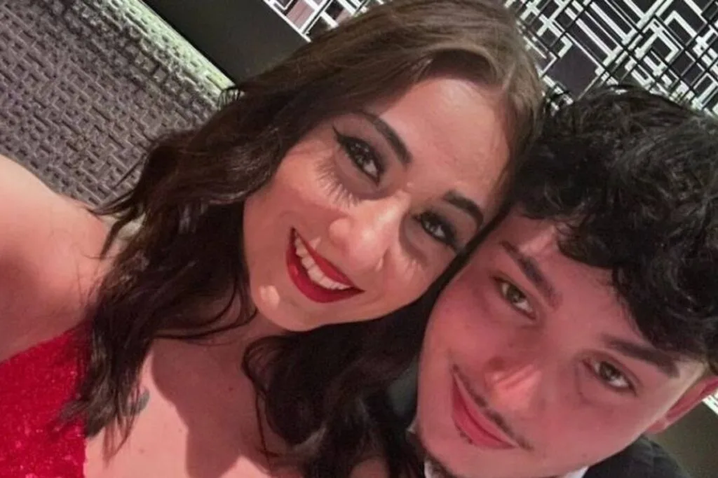 Daniel Watarman y su novia.