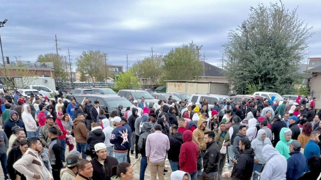 hondureños se agolpan para votar en Estados Unidos