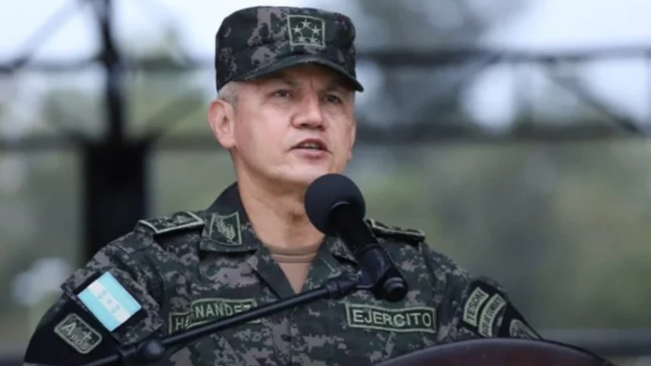 Roosevelt Hernández confirma fecha oficial de su retiro como jefe de las FF. AA.