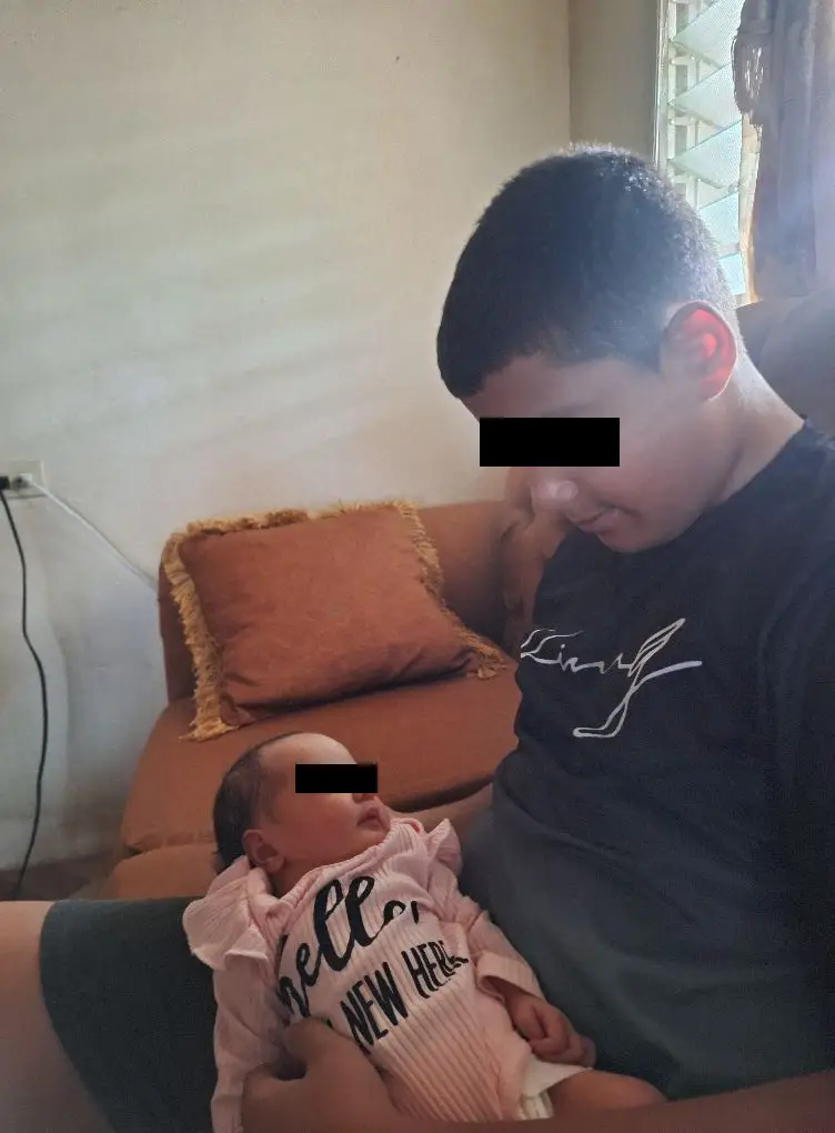 Foto de los hijos de la hondureña encontrada sin vida en su casa en Puerto Cortés