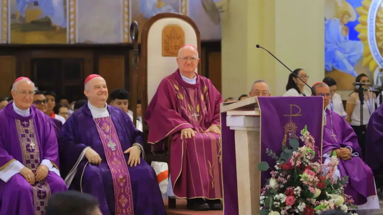 Arzobispo Lenihan pide a Asfura no olvidar a los pobres en su gobierno