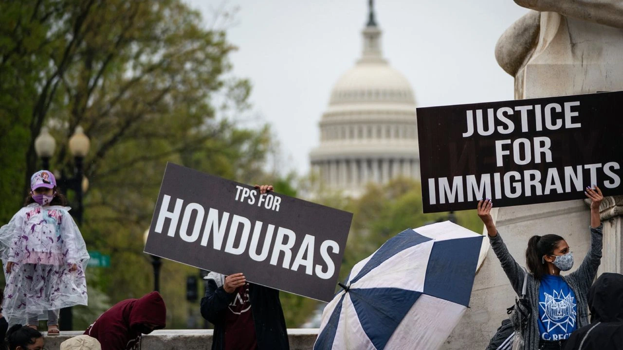 Corte de EEUU frena anulación del TPS a migrantes de Honduras y otros dos países