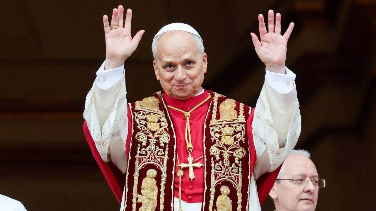 el papa clama por una paz que nace del corazón humano