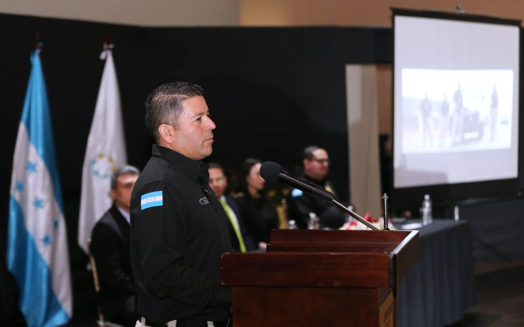 Cantarero Argueta en la celebración de 10 años de la ATIC el año pasado. Foto: cortesía del Ministerio Público