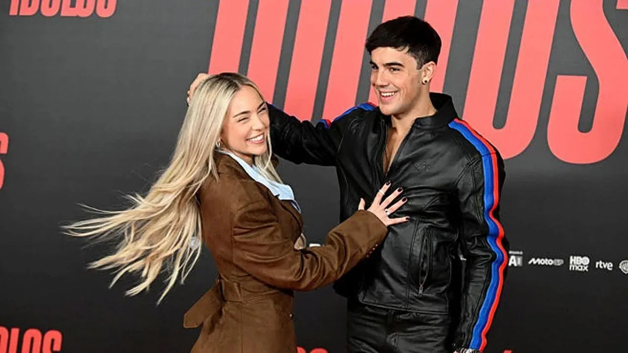 Ana Mena y su pareja Óscar Casas