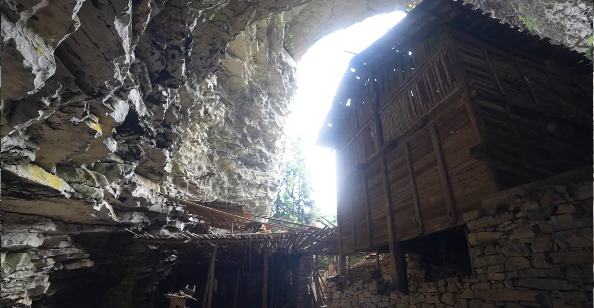 Foto de la Familia que vive en una cueva