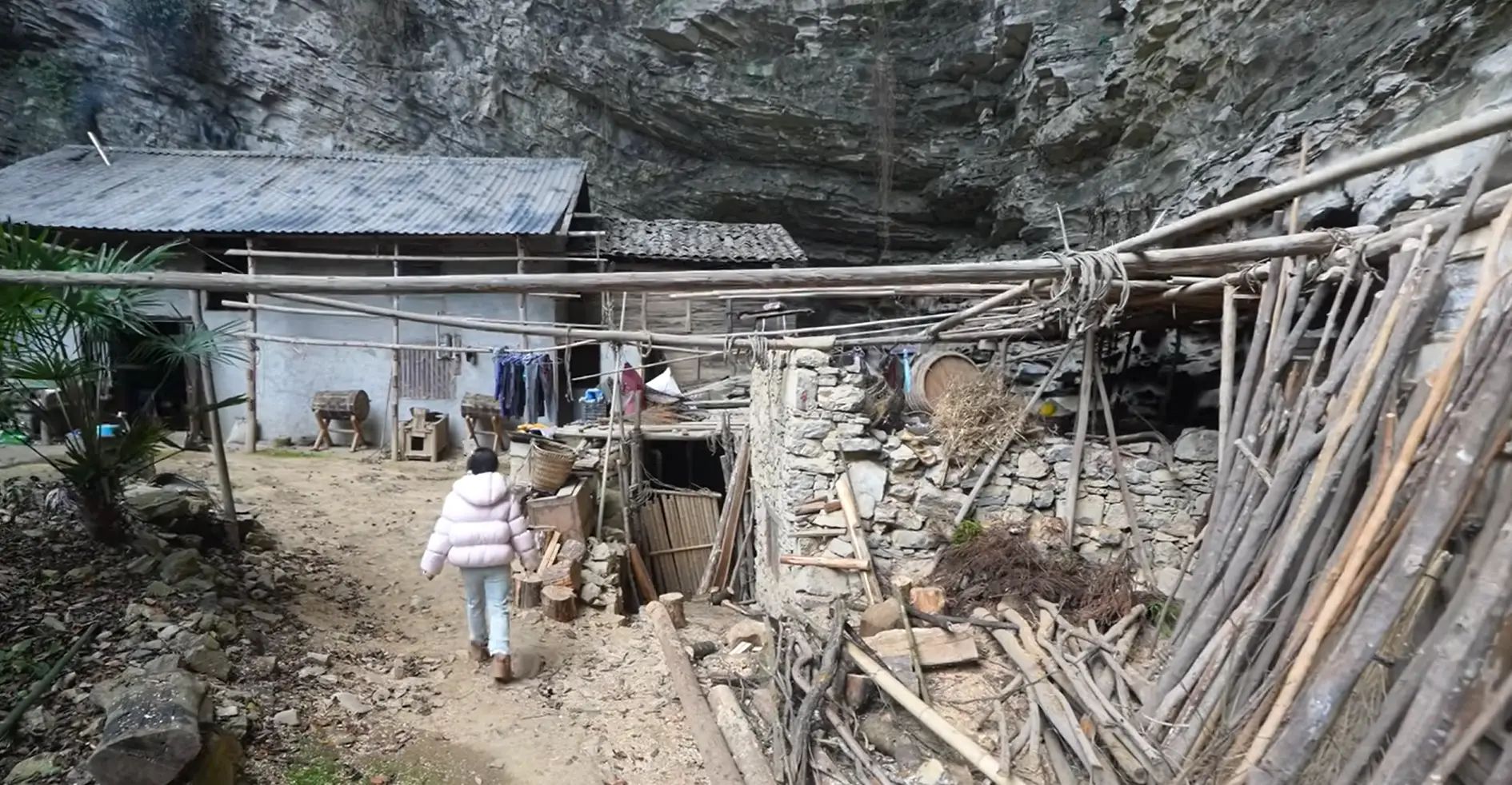 Foto de la Familia que vive en una cueva