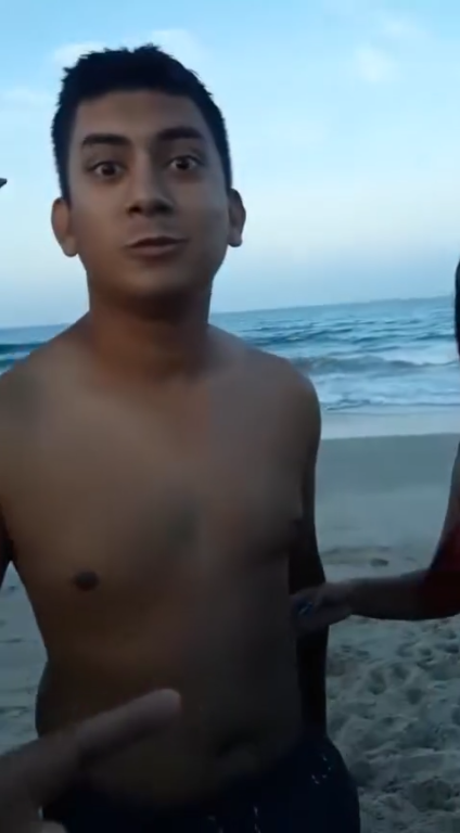 joven encuentra a su novia en plena infidelidad