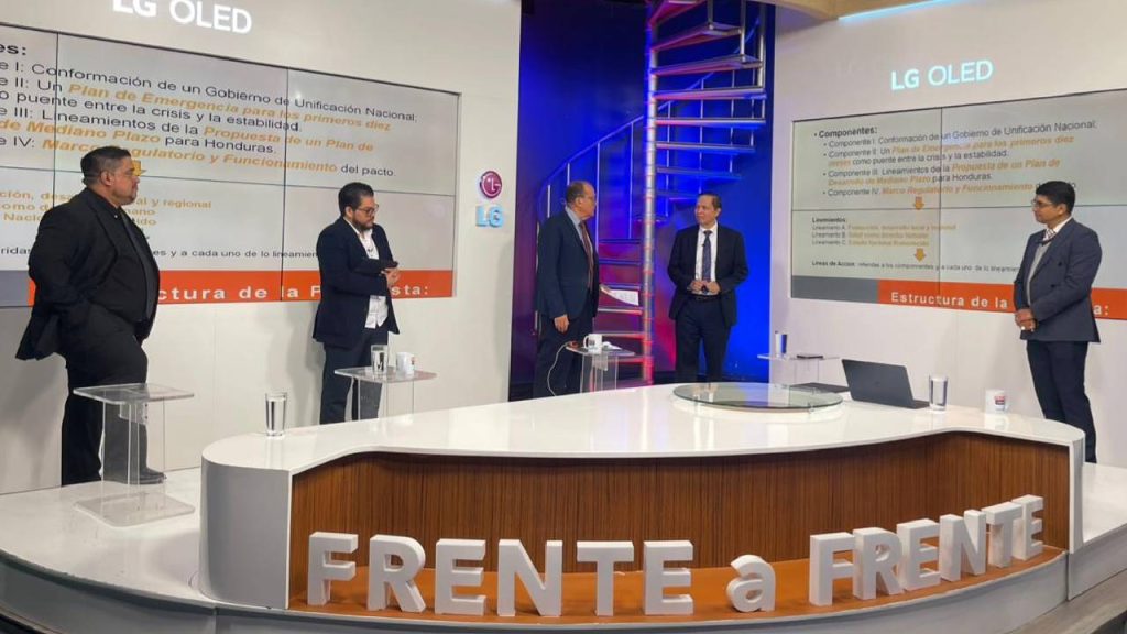 Invitados en Frente a Frente 