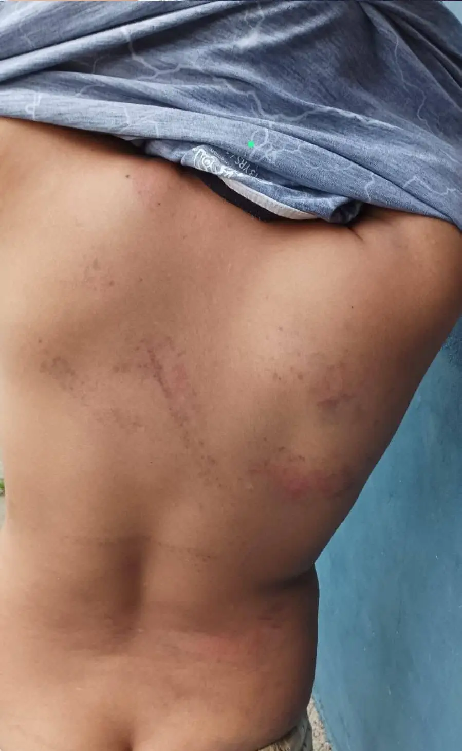 Fotos de los hijos del expolicía acusado de maltratarlos