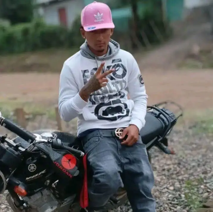Foto de uno de los jóvenes asesinados en Yoro