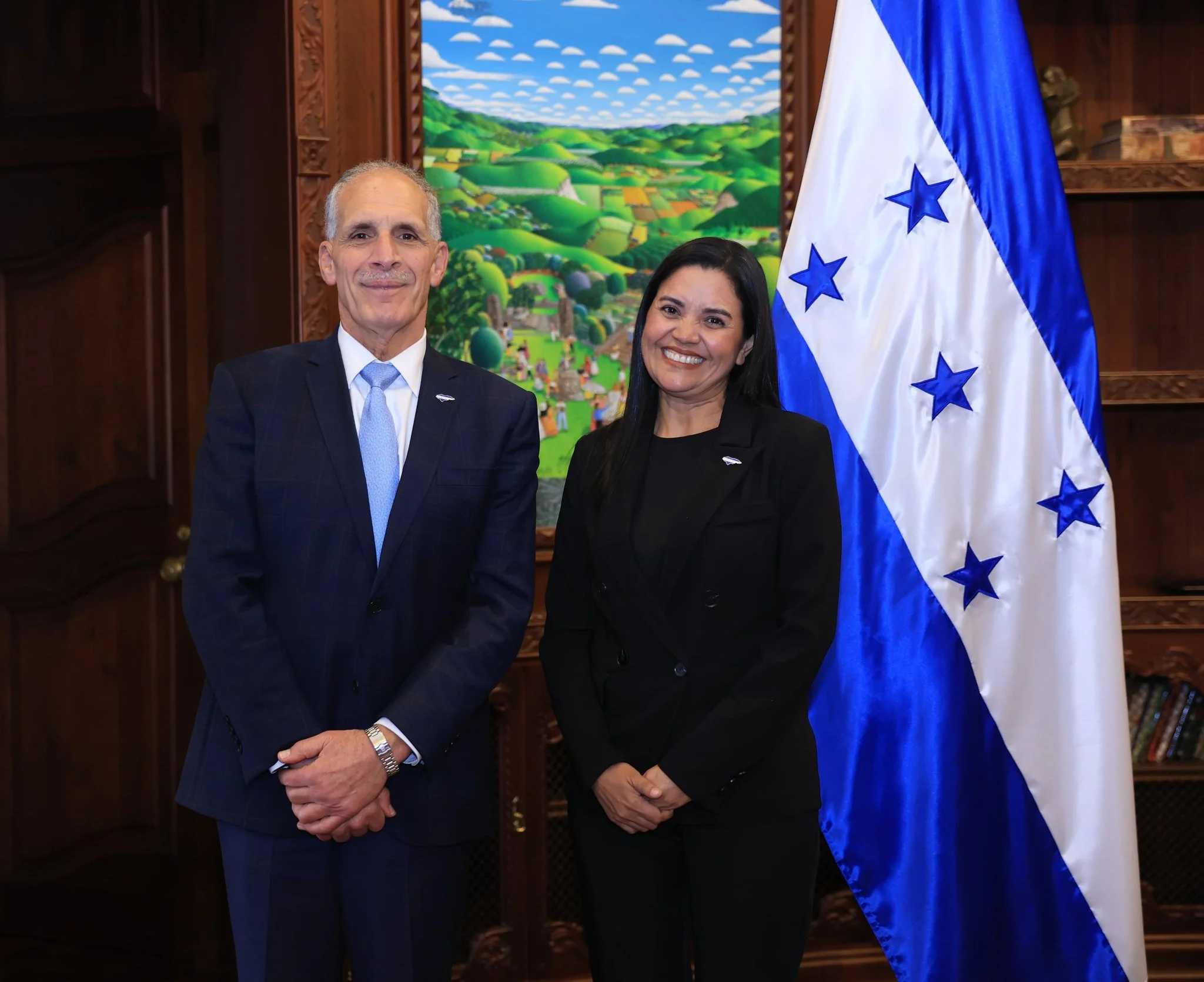 Presidente Nasry Asfura y Estela María Mejía Valladares.
