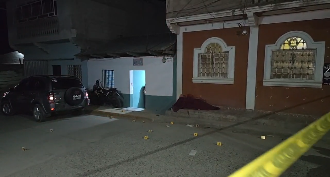 Frente a su casa matan a expolicía en El Paraíso