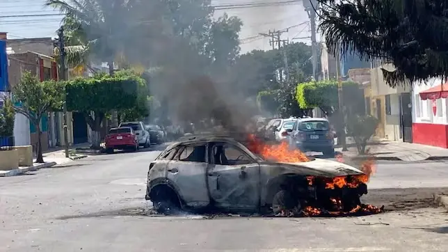 carro incendiado 