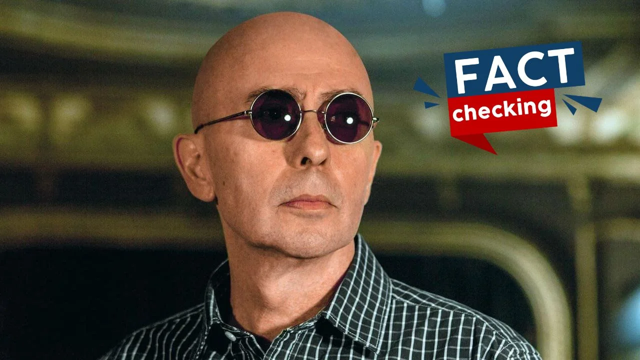 El Indio Solari con lentes de sol y una camisa cuadriculada y el logo de fact checking de tunota