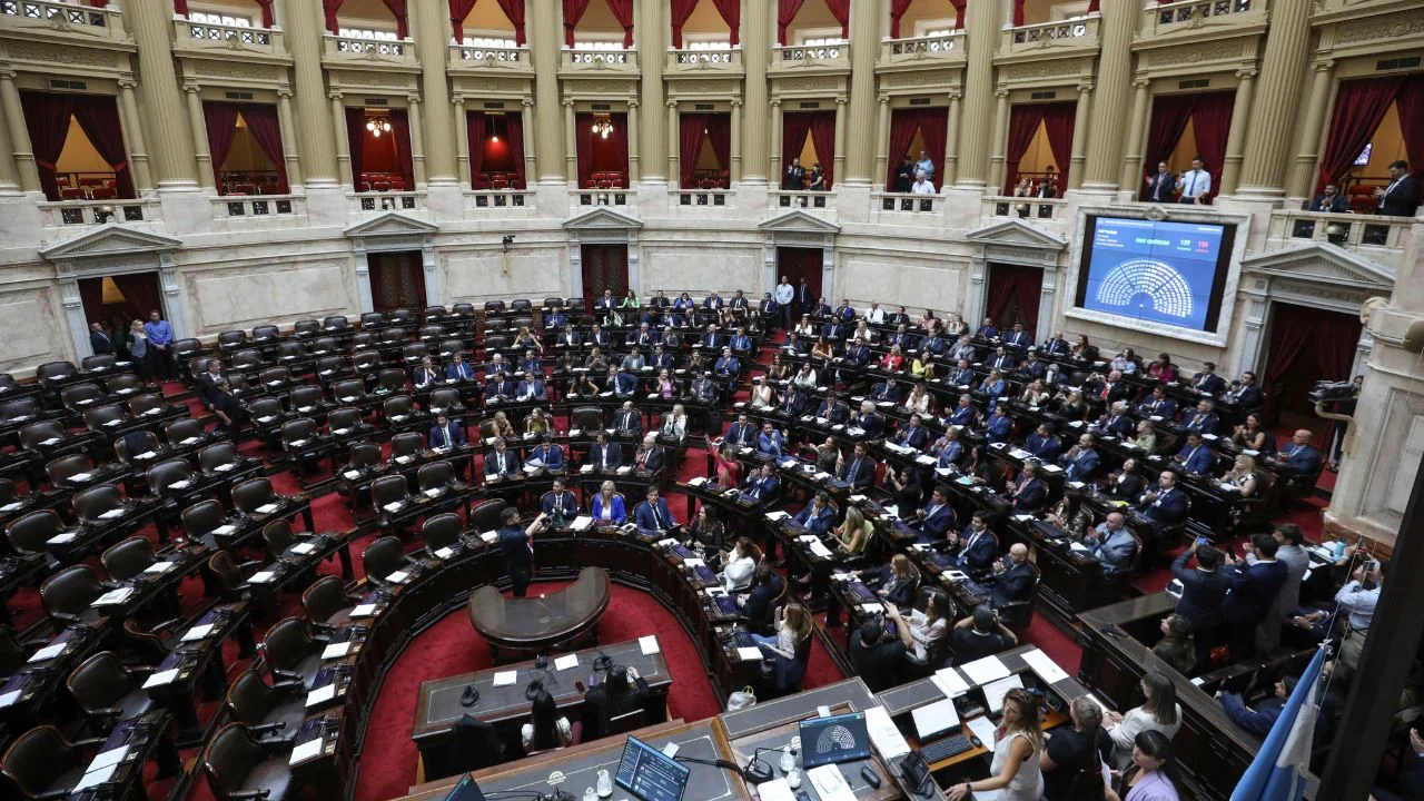 Argentina reduce edad punible a 14 años