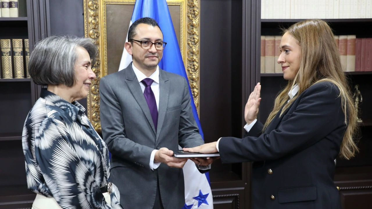 Rosa Elena, hija de ‘Pepe’ Lobo, nombrada embajadora de Honduras en Guatemala