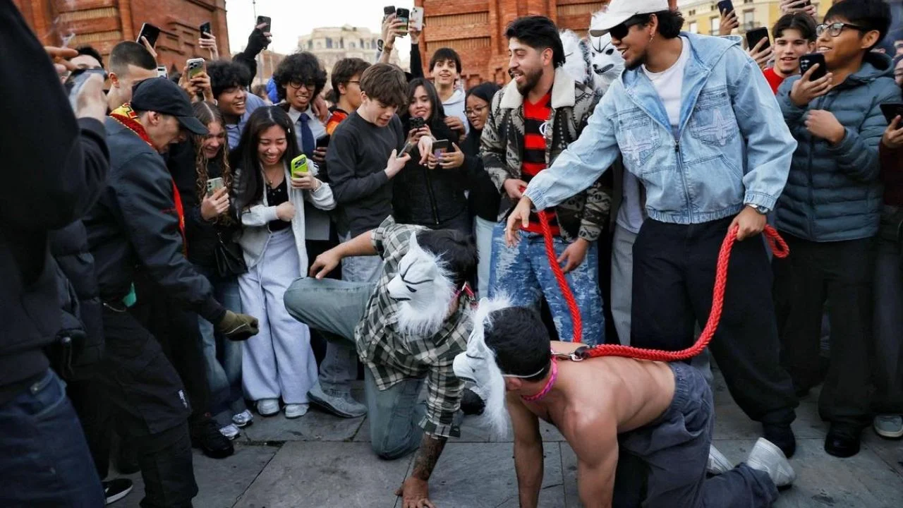 Encuentro de therians en Barcelona termina en disturbios y con cinco arrestos