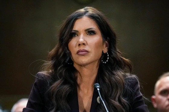 Kristi Noem en bikini