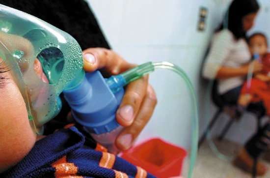 Imagen de referencia de un menor con enfermedad respiratoria.