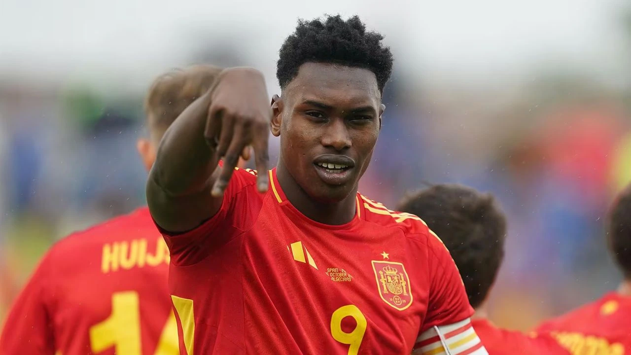 Samu Aghehowa, jugador de la selección de España.