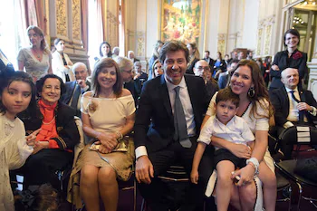 Foto de la esposa e hijos de Juan bautist maahiques.