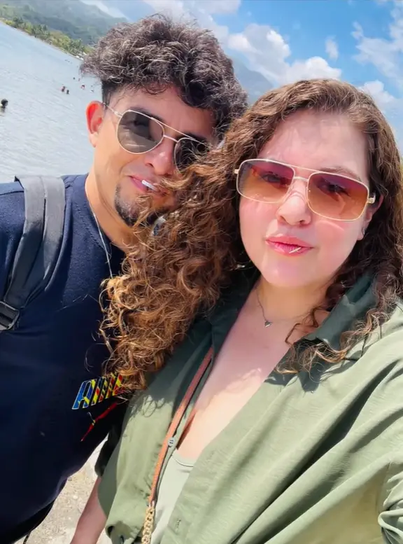 gringa viaja Honduras novio