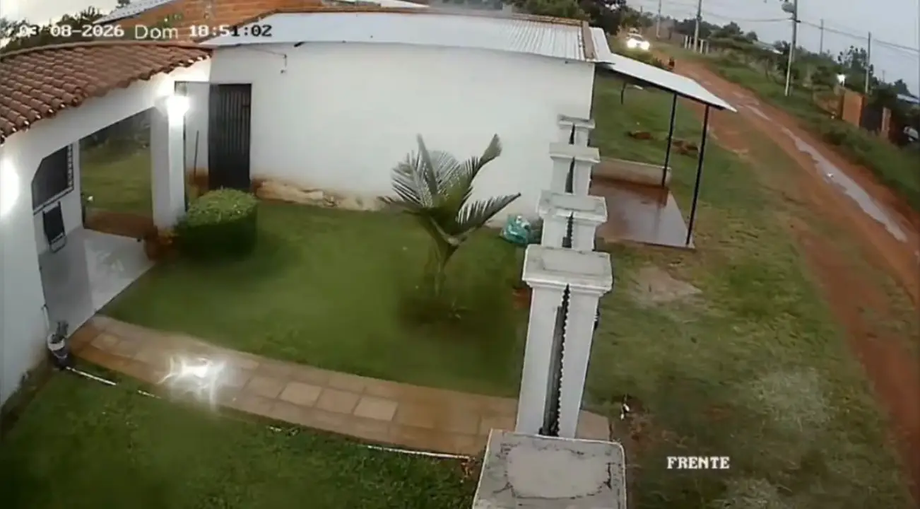 hombre atropella a esposa