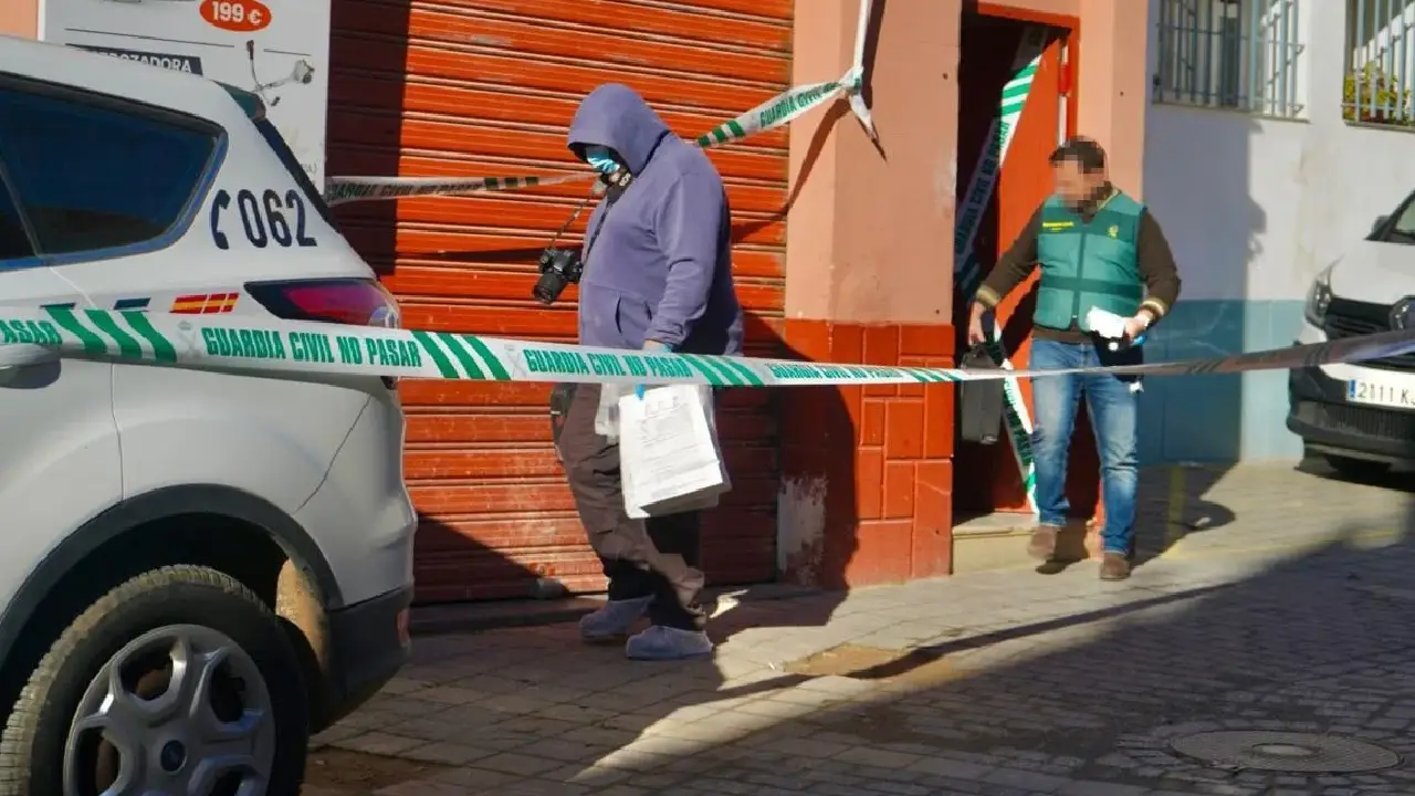 Vivienda donde una mujer quemó a su marido 