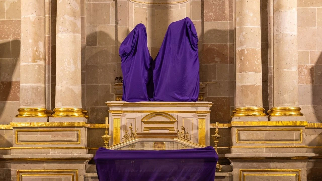 Imagen de ¿Por qué las iglesias tapan las imágenes durante Semana Santa? Esta es la razón