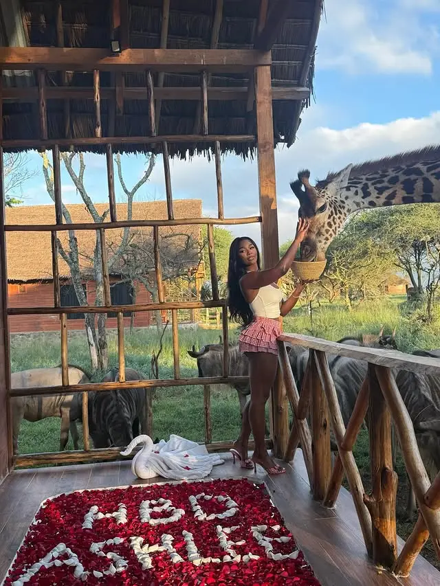 Influencer Ashlee Jenae muere en sus vacaciones: investigan a su prometido