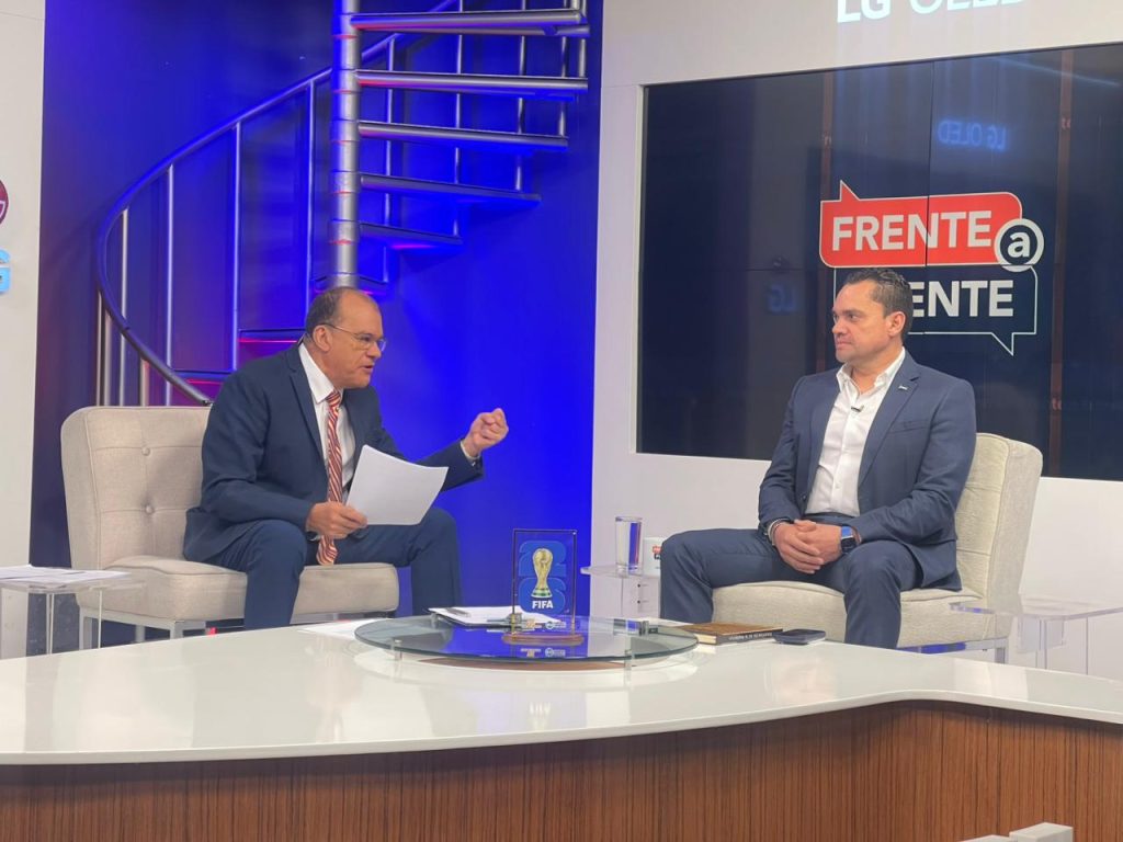 Tomás Zambrano en el foro de Frente a Frente