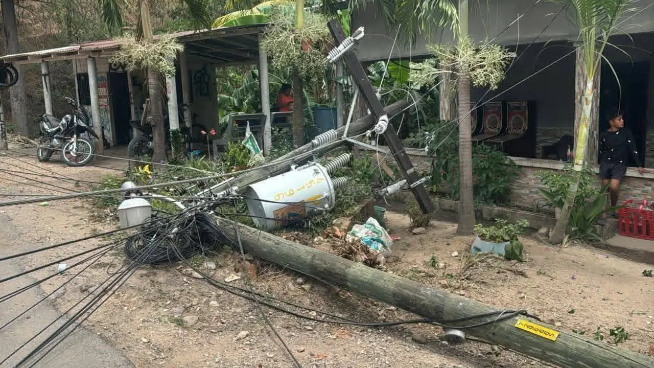 Foto del accidente donde muere volquetero en Choluteca tras impactar en una casa