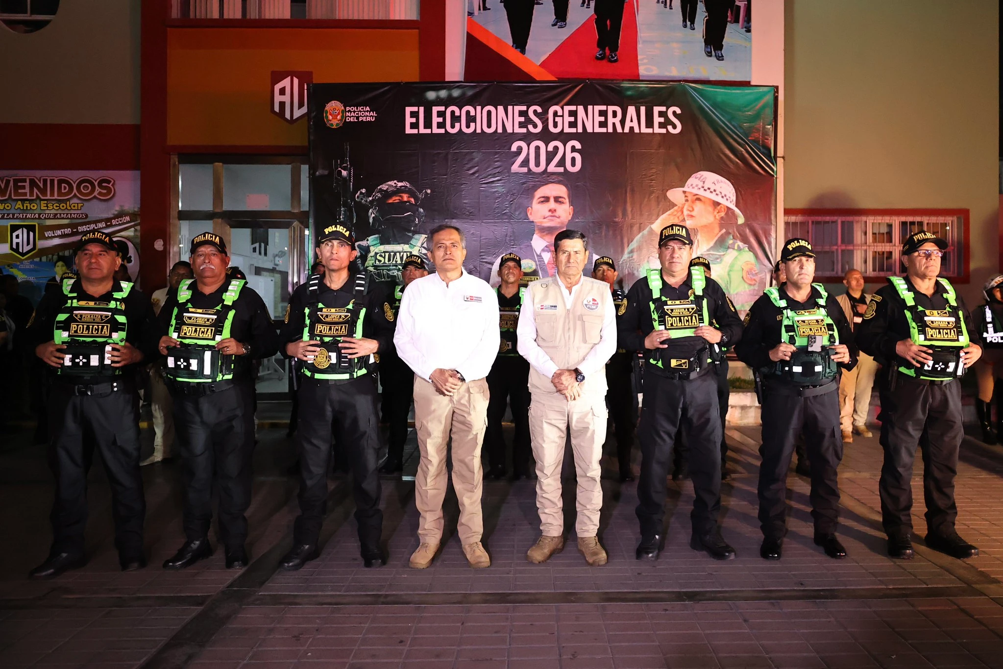 El Gobierno de Perú despliega más de 100.000 policías y militares para garantizar el orden en las elecciones. 