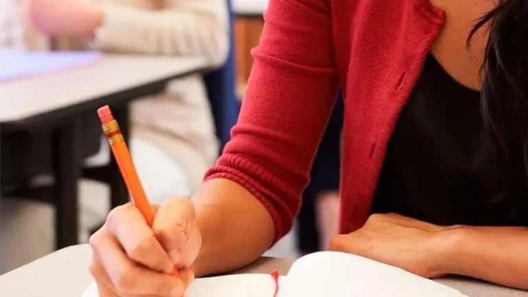 Cómo aplicar a becas en Honduras para tus hijos