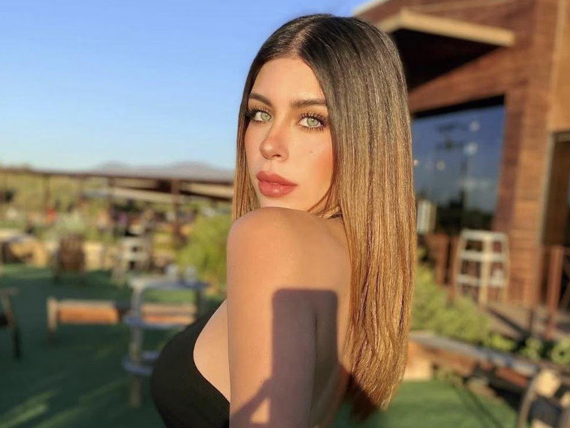 Carolina Flores reina