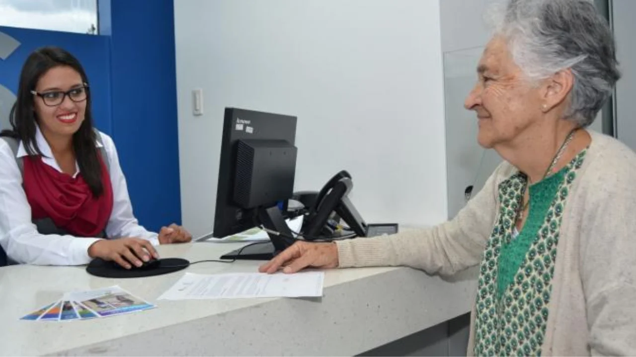 Adultos mayores que viven en viviendas alquiladas deben presentar contrato de arrendamiento legalizado para acceder al beneficio en la factura eléctrica.