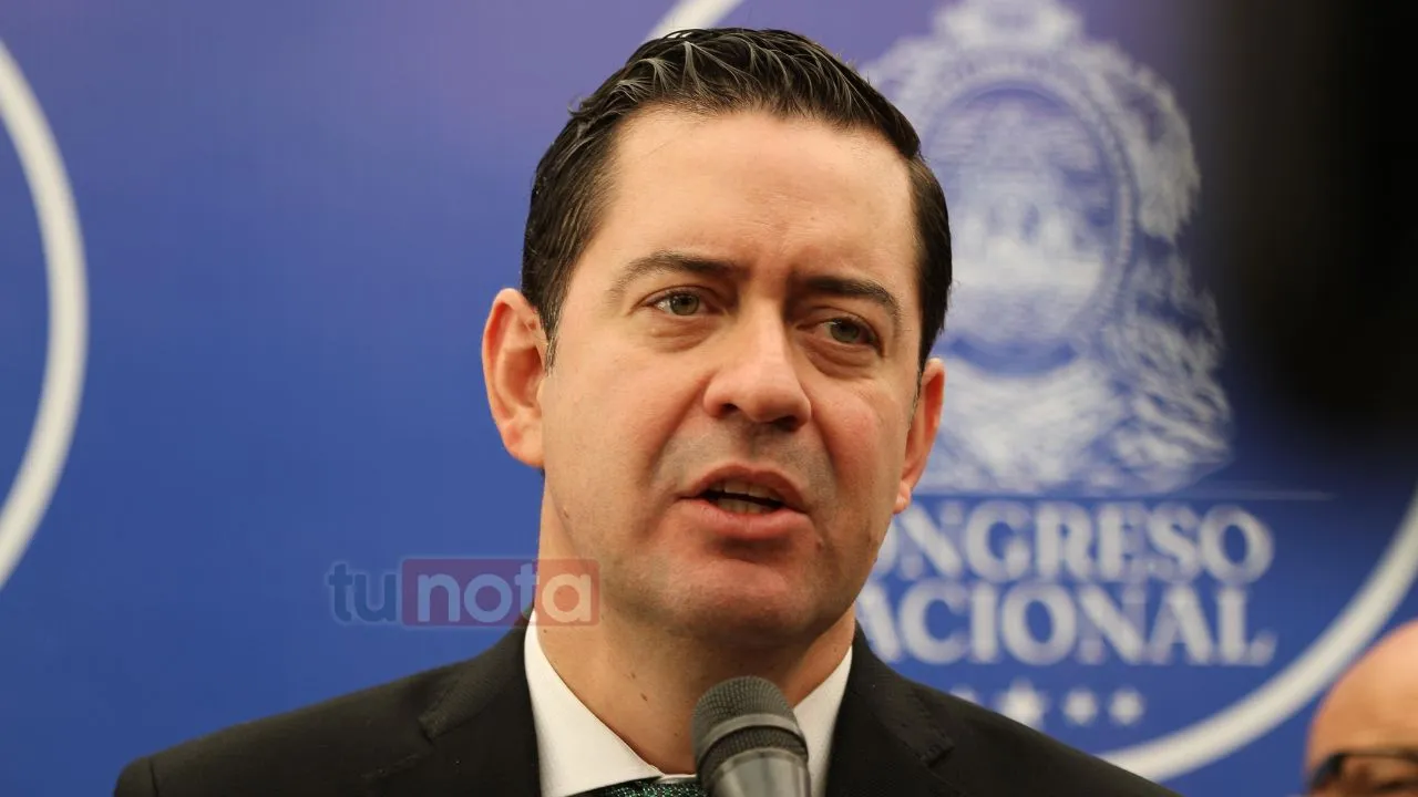 Emilio Hércules, durante conferencia de prensa.