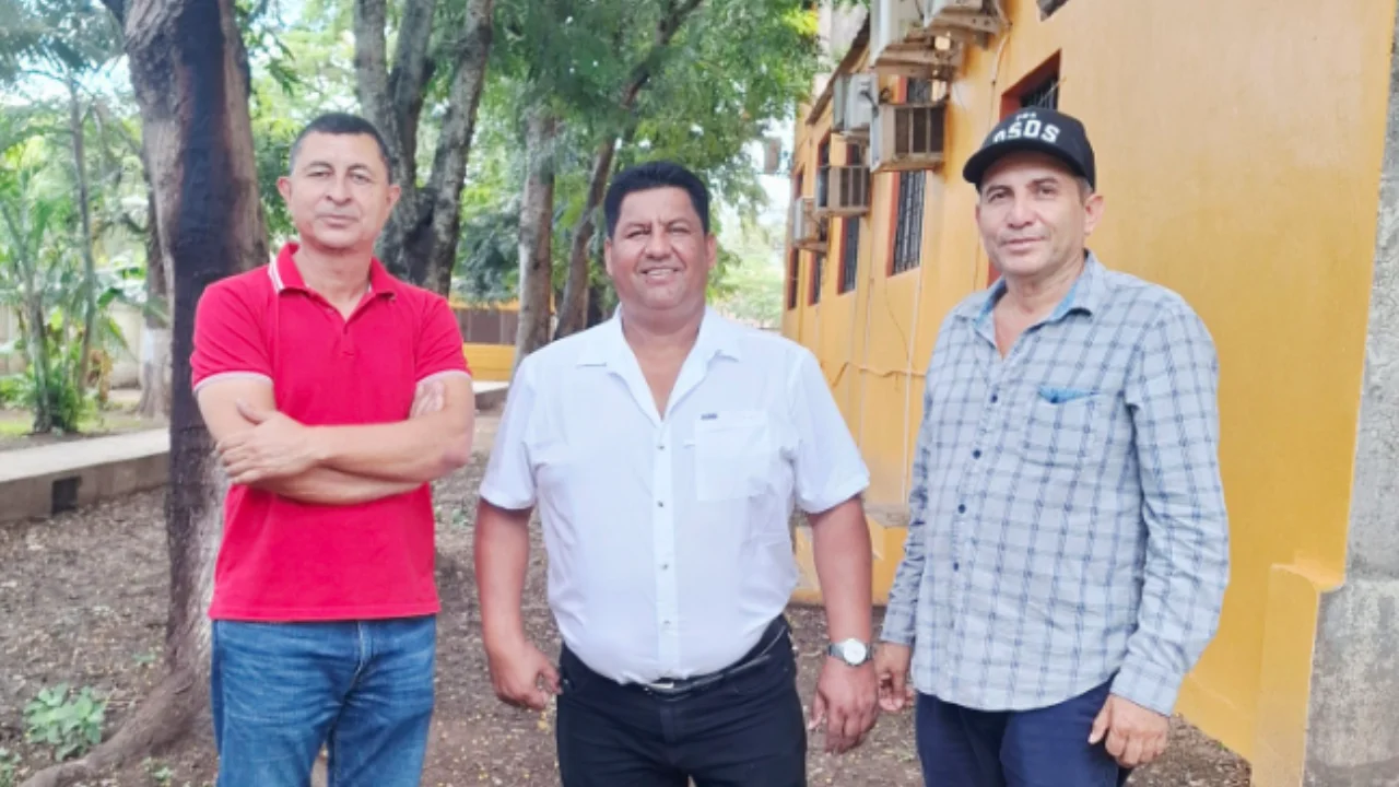 Najera junto a amigos