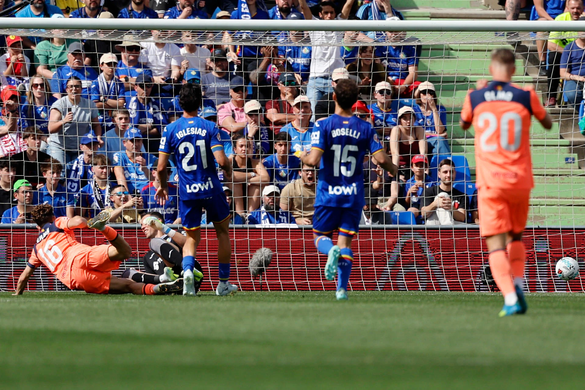 Jugadores durante partido del Barcelona contra Getafe 