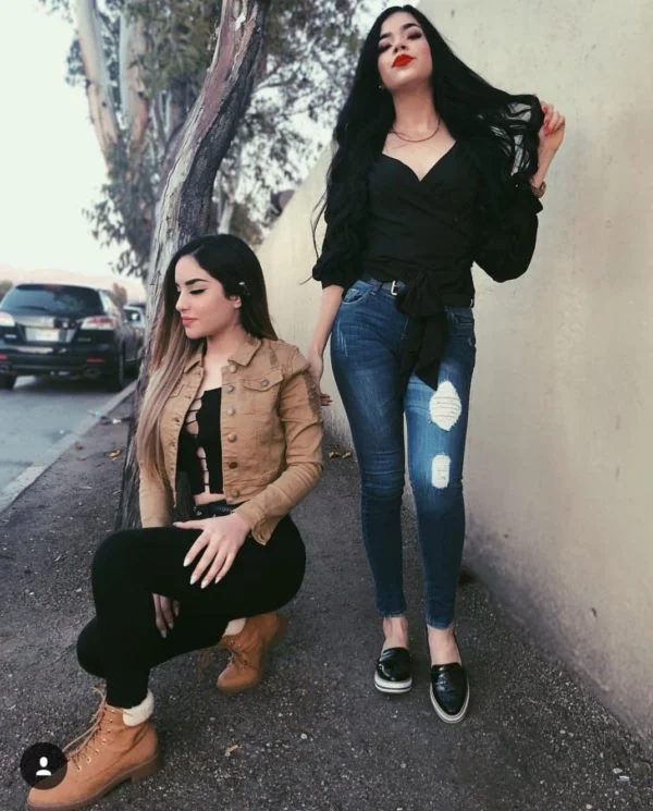 Kimberly Loaiza y Kenia