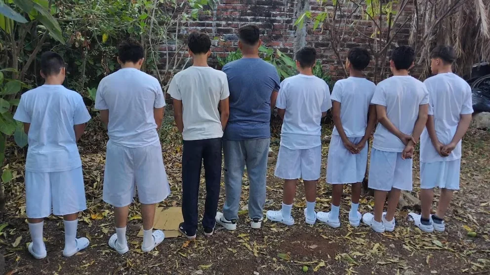 Cadena perpetua a menores de edad