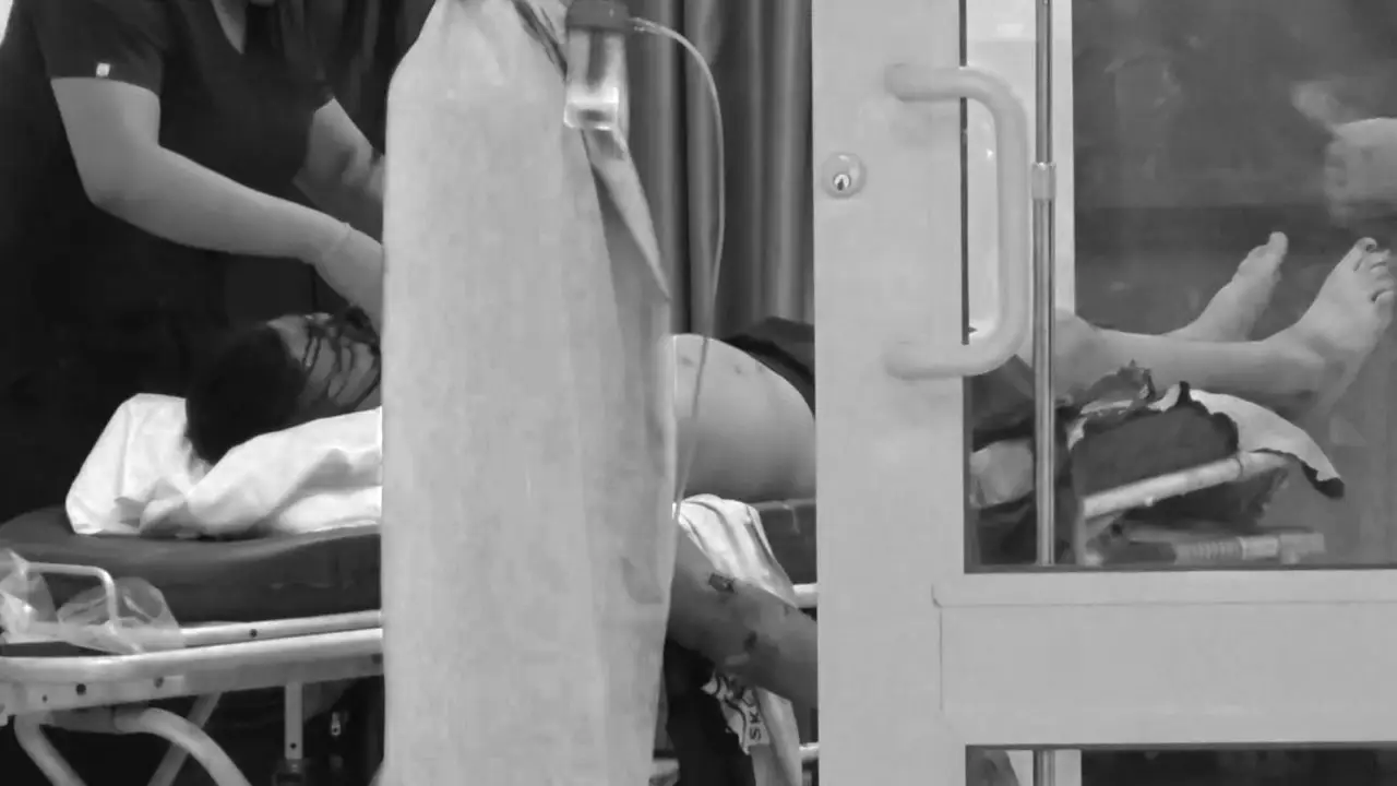 el joven motociclista está mal herido tras accidente en Copán