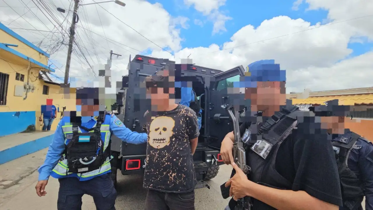 agente policial Himberto García