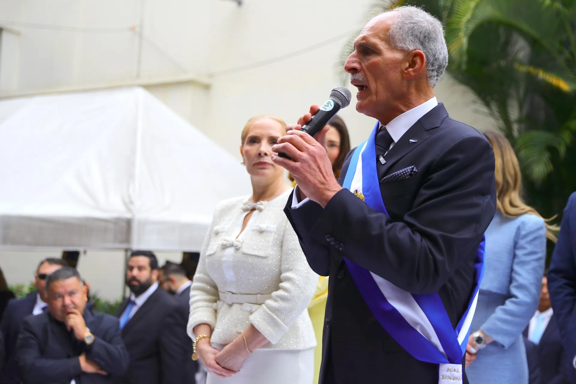 Tegucigalpa (Honduras), 27/01/2026.- Honduran President Nasry 'Tito' Asfura speaks after his inauguration in Tegucigalpa, Honduras, 27 January 2026. Zelenski y Asfura