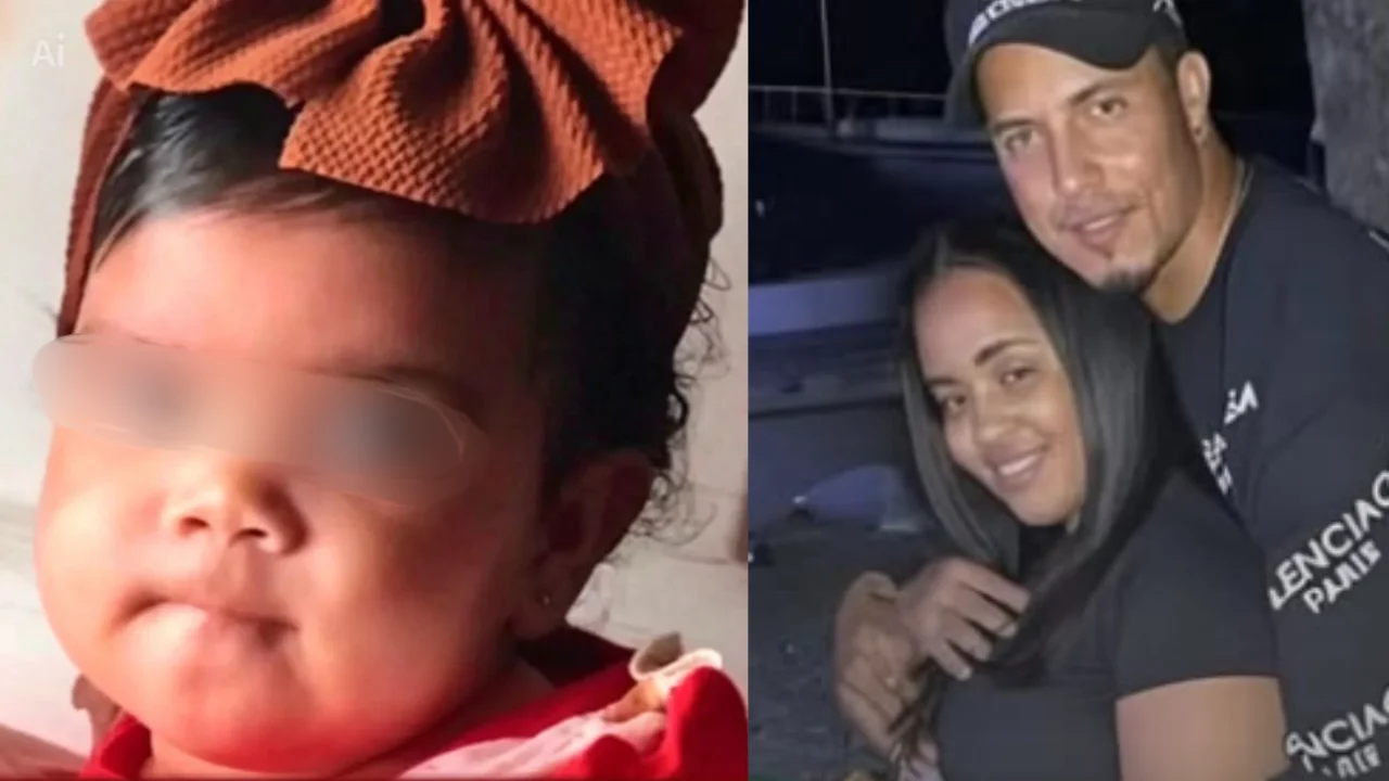 Imagen de la bebe sin vida y al lado sus padres