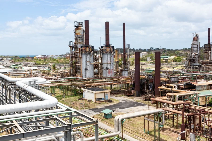 Fotografía que muestra la Unidad de Destilación de Crudo N.º 8 de la refinería Guaracara, en Pointe-a-Pierre (Trinidad y Tobago). desplome de brent