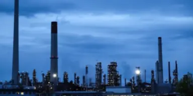 Imagen de Desplome del Brent: El petróleo cae un 9% tras la reapertura del estrecho de Ormuz