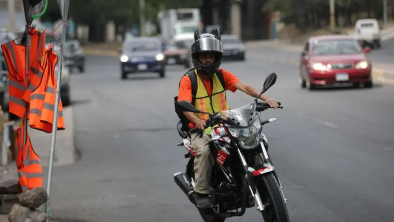 Imagen de ¿Dónde están los L. 50 millones aprobados para cascos y chalecos de motociclistas?