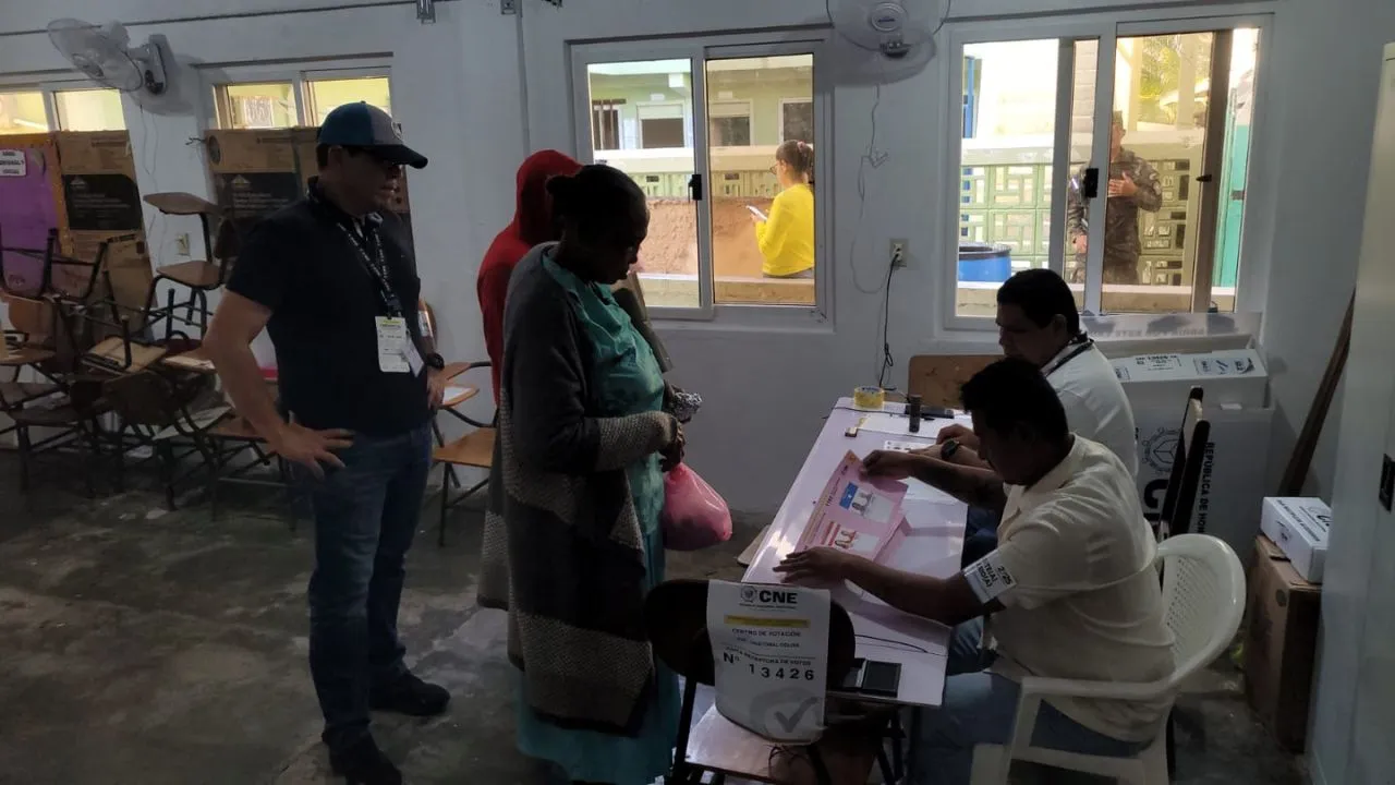 Elecciones en Guanaja: así se desarrolla la repetición de los comicios Imagen de Elecciones en Guanaja: así se desarrolla la repetición de los comicios